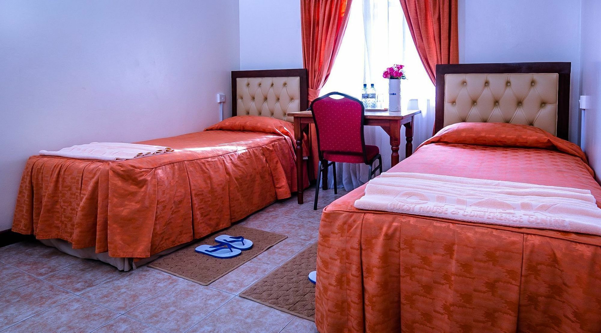 Chak Guesthouse & Conference Center Найробі Екстер'єр фото